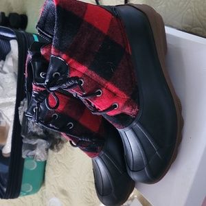 Excellent condition womens buffalo plaid duck boots